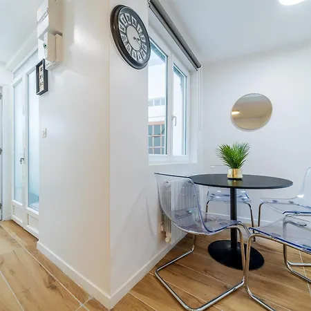 1-bedroom In Gentilly, 1 Minute From Metro Line 14!